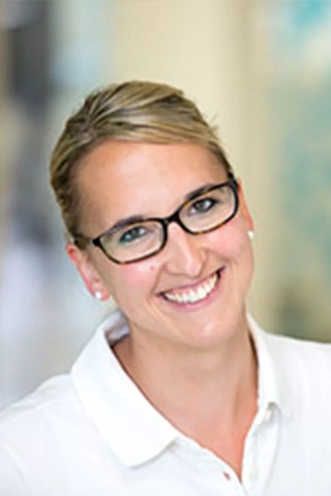 Zahnärztin Eva Berroth Zahnärztin Eva Berroth